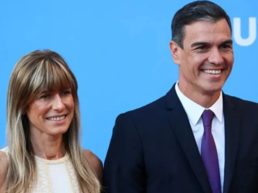 Kryeministri spanjoll pezullon detyrat publike, shkak hetimet ndaj bashkëshortes