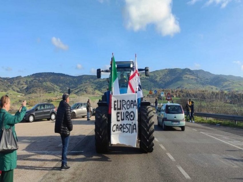 Traktoristët paralajmërojnë protesta në Romë
