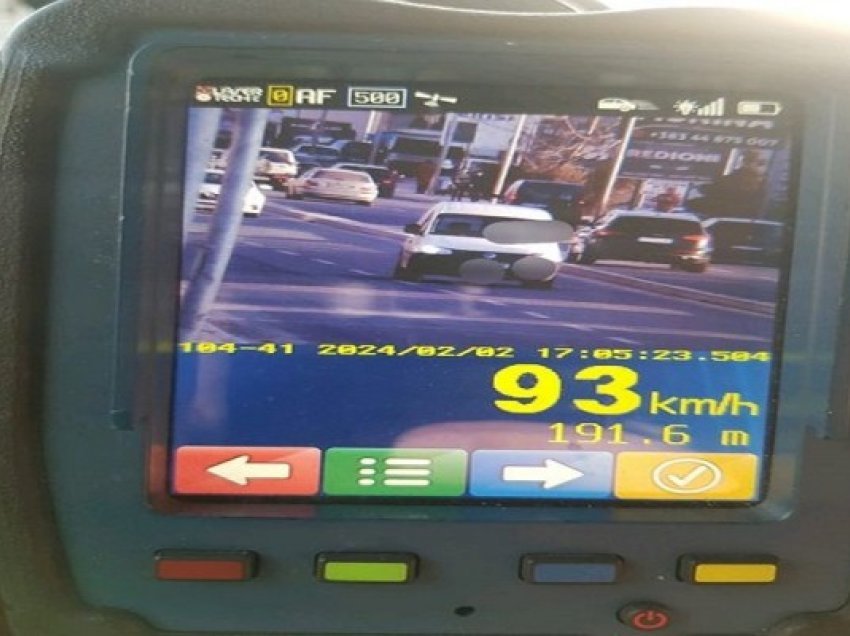 ​Ngasësi gjobitet 500 euro për tejkalim shpejtësie në rrugën Mitrovicë-Prishtinë