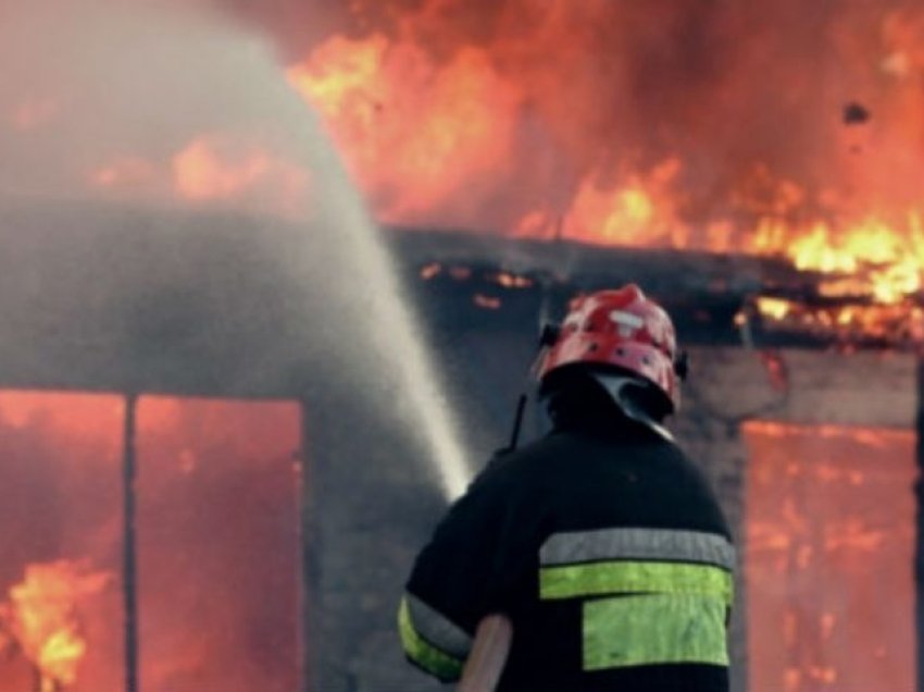 Skenderaj: Shpërthen zjarr i madh në një parcelë, Policia shoqëron në stacion një person