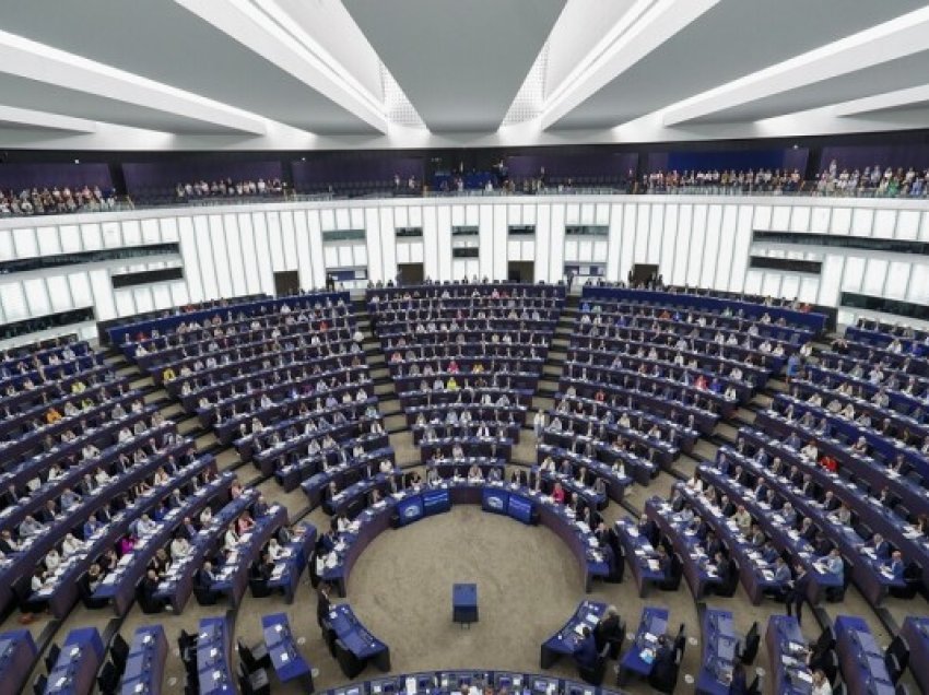 ​Parlamenti Evropian i shqetësuar për kërcënimet serioze ndaj vlerave të BE-së në Greqi