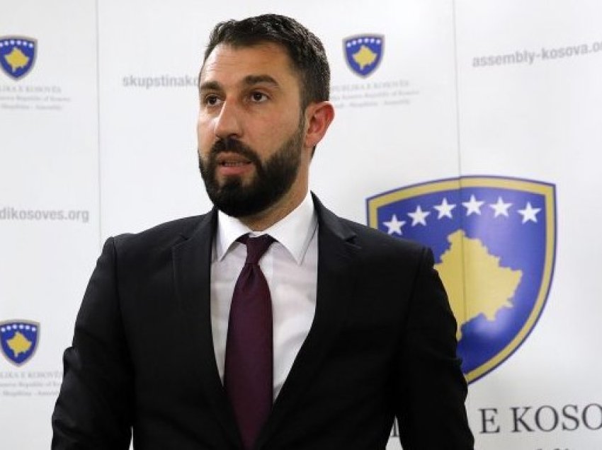 E quajti “ministri rom”, Elbert Krasniqi reagon pas deklaratës së Valon Sylës