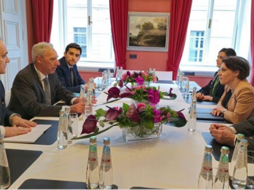 Gërvalla takon ministrat e Jashtëm të Kroacisë, Portugalisë dhe Lihtenshtajnit, flasin për sigurinë