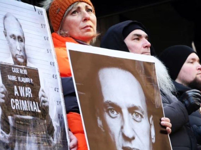 Britania i sanksionon udhëheqësit e burgut ku vdiq Navalny