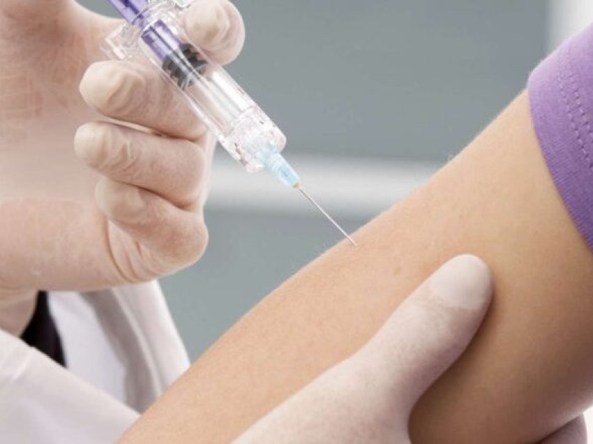 Për herë të parë në Kosovë fillon vaksinimi HPV i vajzave, kundër kancerit të qafës së mitrës