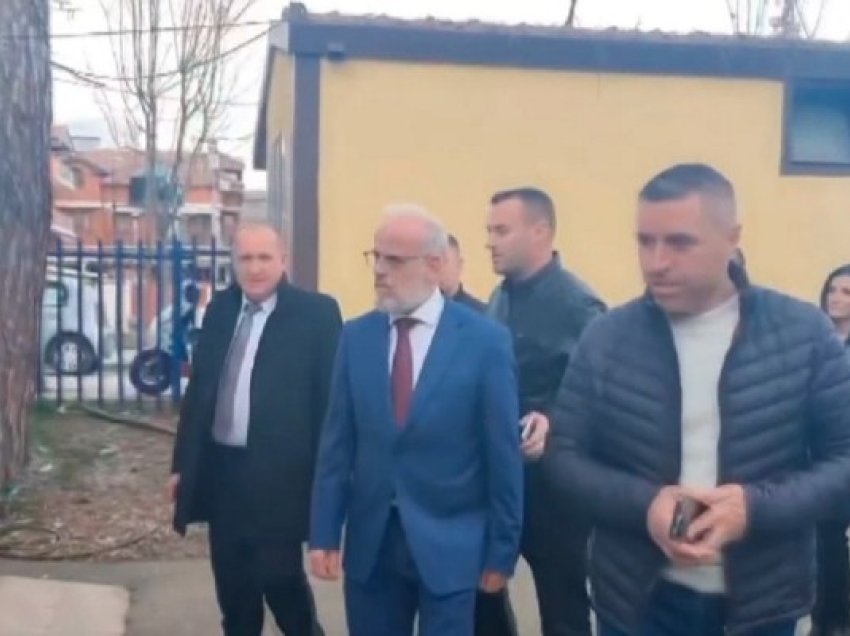 ​Vizita e Xhaferit në Tetovë, reagime të shumta