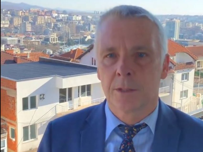 Një person e sulmoi priftin serb në Prizren, Rohde: Faleminderit qytetarëve e Policisë për ndërhyrjen e shpejtë