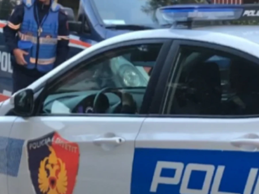 Aksident në Shkodër, makina del nga rruga, lëndohen dy adoleshentet