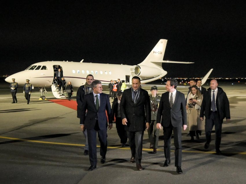 Kryeministri Kurti udhëton për në Irlandë, takohet me kryeministrin Leo Varadkar