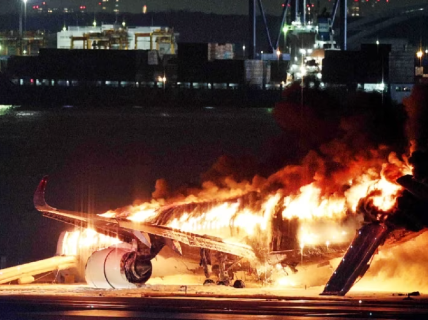 Pesë të vdekur pas përplasjes së dy avionëve në Tokio