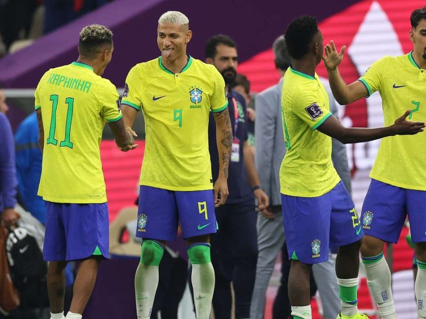 Brazili “i vë syrin” një tjetër trajneri të madh