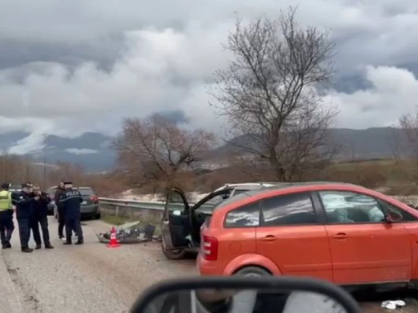 Aksident në Gjirokastër, përplasen tre makina