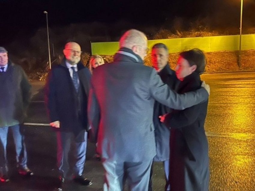 Ministri i Jashtëm i Shqipërisë viziton Kosovën