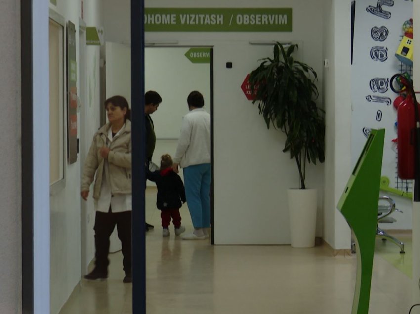 Shëndetësia falas? OBSH: Shqiptarët paguajnë rreth 60% të shpenzimeve nga xhepi