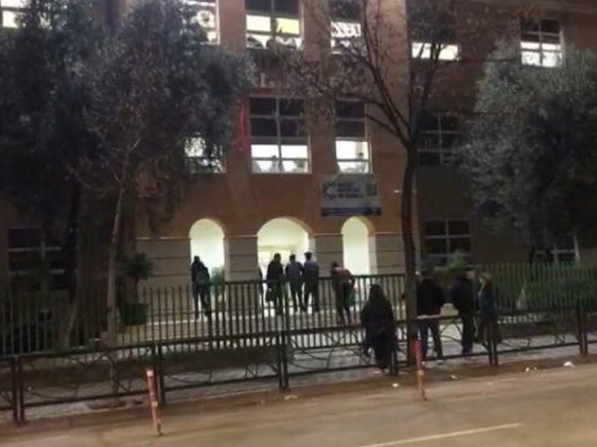 Kërcet grushti në Tiranë, raportohet për disa të lënduar