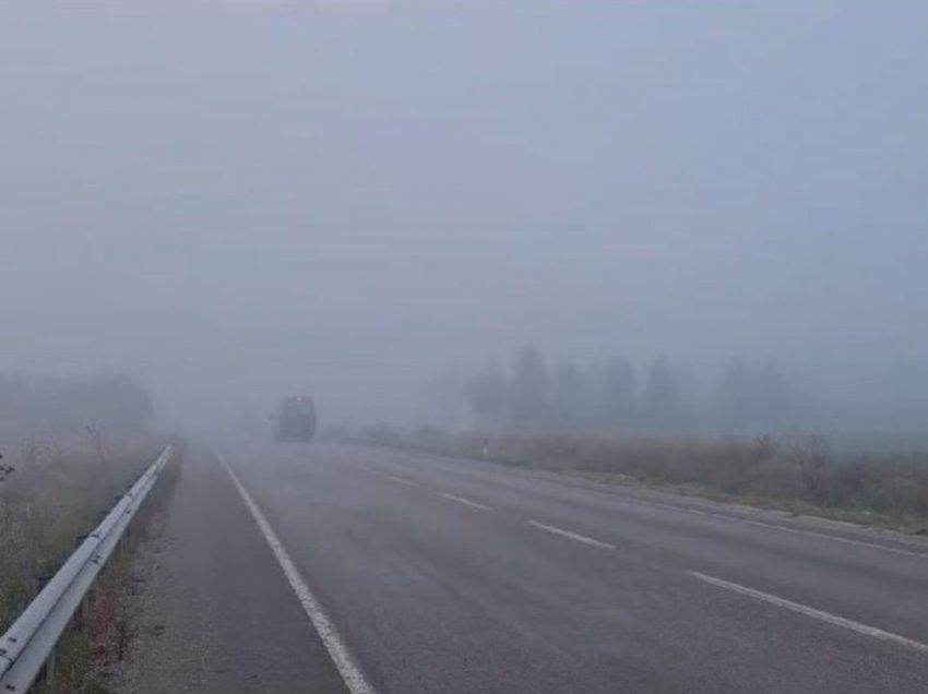 Reshje bore në Kodrën e Diellit dhe Mavrovë, në Krushevë dukshmëri e ulët për shkak të mjegullës