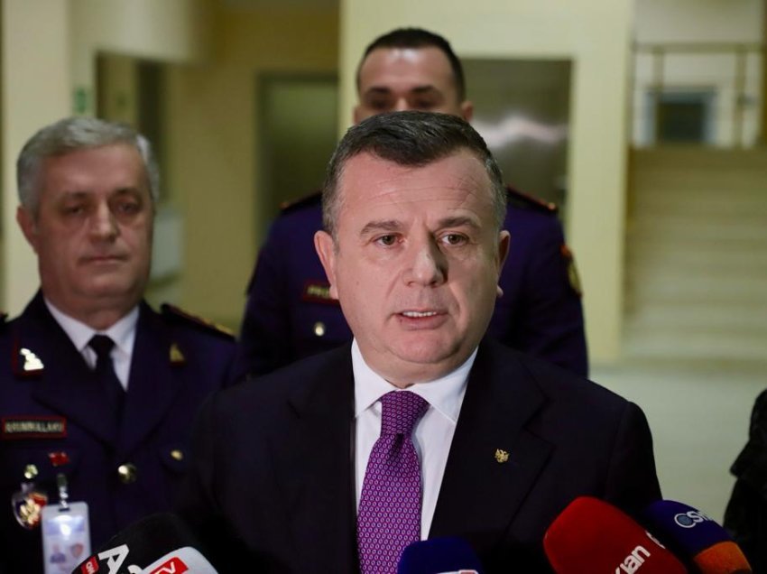  “Të vazhdohet me zbulimin e ngjarjeve të vjetra kriminale ”- Balla zbardh porositë për drejtuesit e policisë së Elbasanit