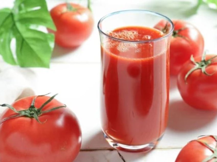 Lëngu natyral i domates stabilizon shtypjen e gjakut