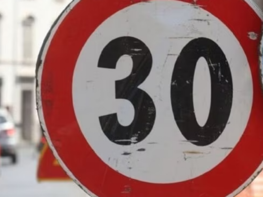Bolonja kufizon shpejtësinë e vozitjes në 30 kilometër në orë - qytetarët ankohen: Po vonohemi për punë