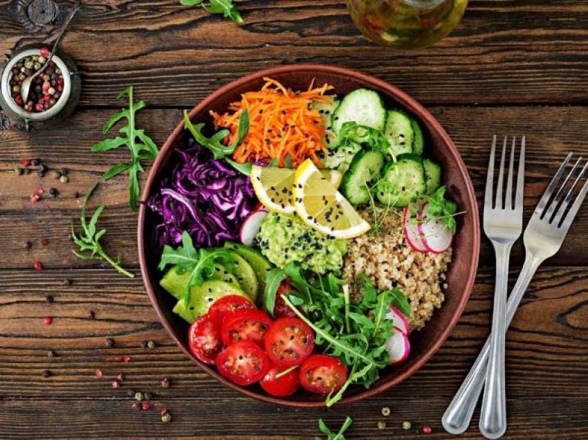 Dieta vegjetariane zvogëlon rrezikun e kancerit të zorrëve tek meshkujt