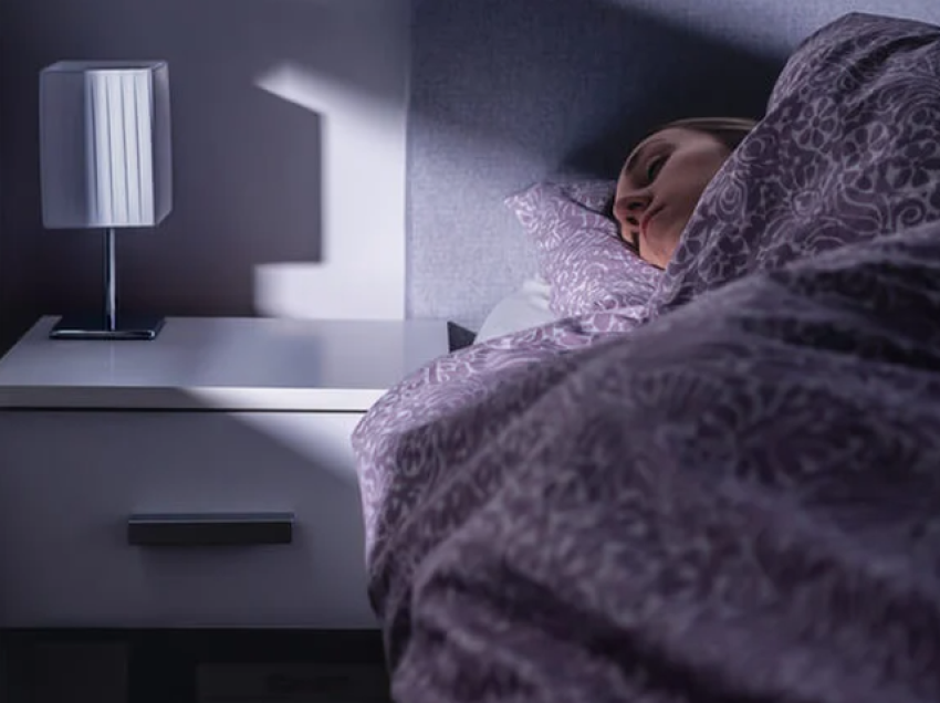 Njerëzit që flenë vonë, apo herët? Eksperti i njohur tregojnë cilët janë më jetëgjatët