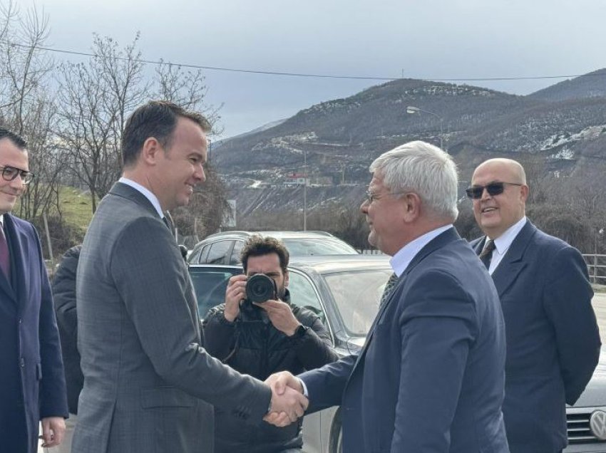Peci e pret në pikën kufitare në Han të Elezit ministrin bullgar të Bujqësisë
