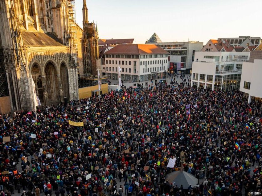 AfD me plan për dëbimin e të huajve – gjermanët masivisht protestojnë kundër