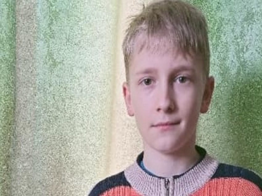 ​10-vjeçari blen dron për ushtarët e Ukrainës me para nga shitja e farave