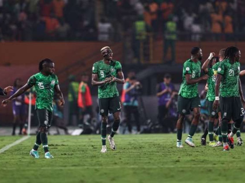 Nigeria eliminon Kamerunin, në çerekfinale ndeshet me Angolën 