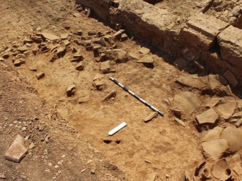 Arkeologët grek zbulojnë një bodrum vere 1600 vjeçar