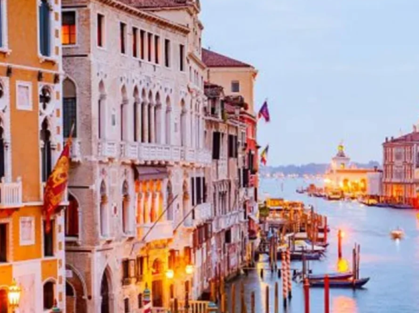Një nga vendet më të vizituara në Evropë me rregulla të reja, Venecia ndalon grupet e mëdha turistike dhe altoparlantët