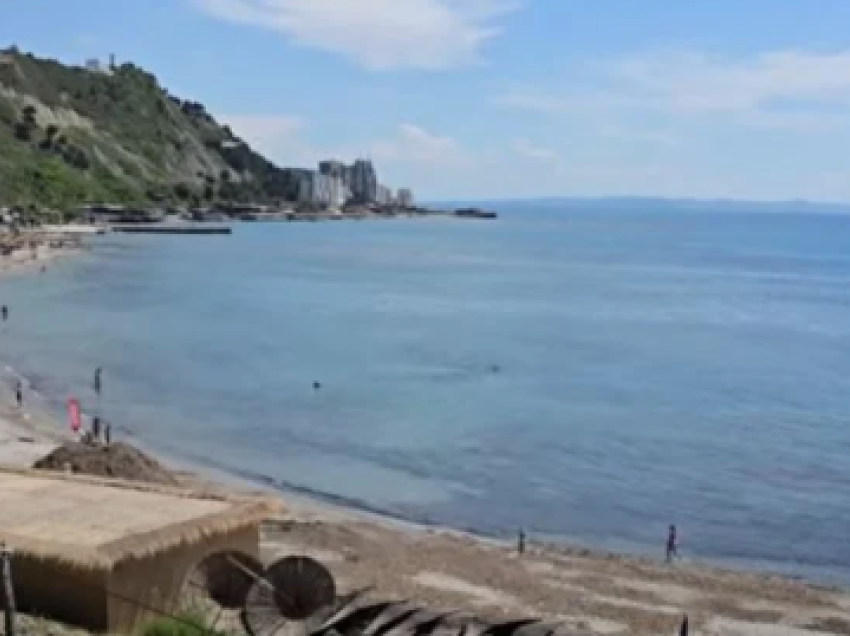 Plazhet e egra të Durrësit, turistët e huaj kanë zbuluar zonën e Kallmit dhe shtigjet natyrore për ecje në natyrë