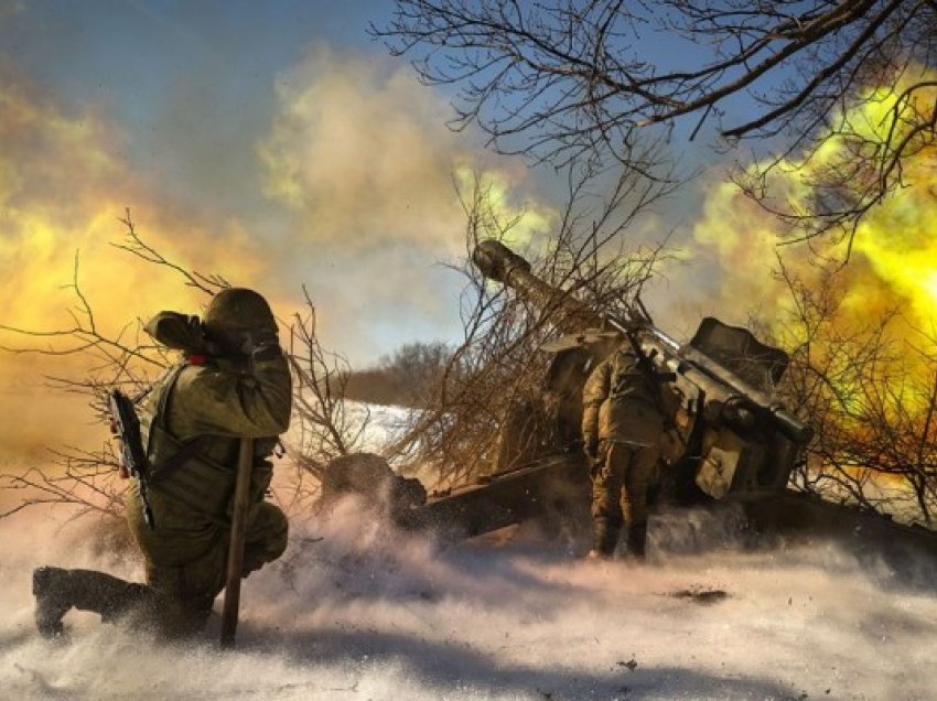 ​Forcat ukrainase shkatërrojnë tre depo municionesh ruse