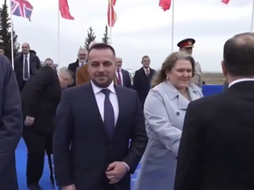 Maqedonci i pranishëm në cermoninë e hapjes së bazës së NATO-së në Kuçovë