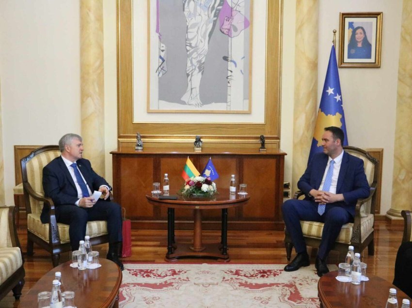 Konjufca takon ambasadorin e Lituanisë, diskutuan për zhvillimet aktuale në Kosovë