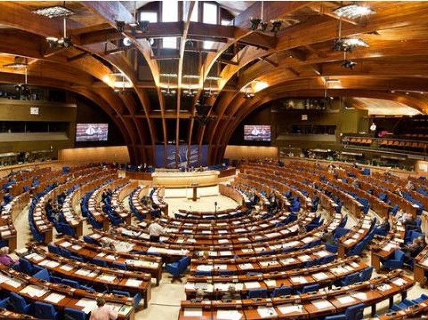 Asambleja Parlamentare jep detaje për hapat tjerë të anëtarësimit të Kosovës në KiE