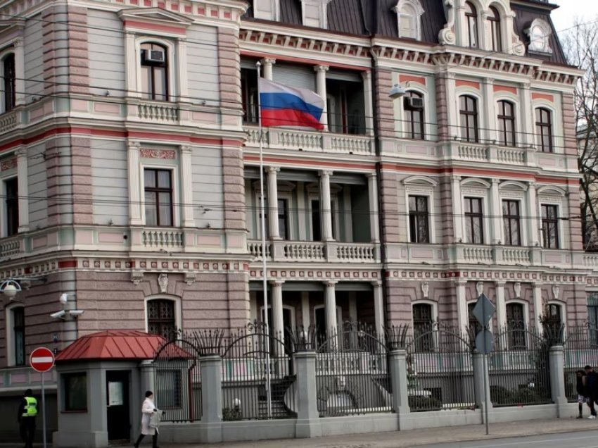 Letonia dëbon një diplomat rus për “komunikim provokues”