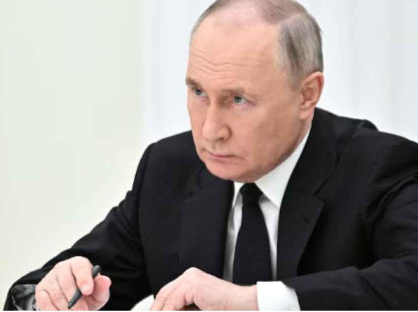 Ish-oficeri i CIA: Vladimir Putin tani është më i dobët