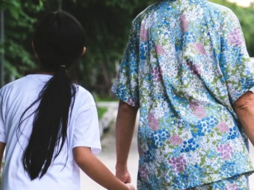 Kinezja rrëmben një vajzë 11-vjeçare për ta rritur si nusen perfekte për djalin e saj