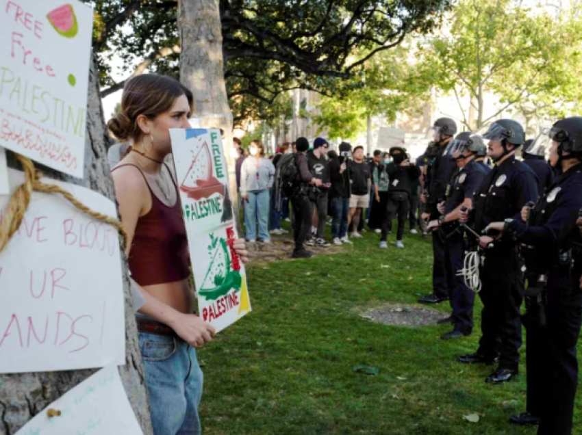 Studentët protestues largohen nga kampusi i Universitetit të Kalifornisë Jugore