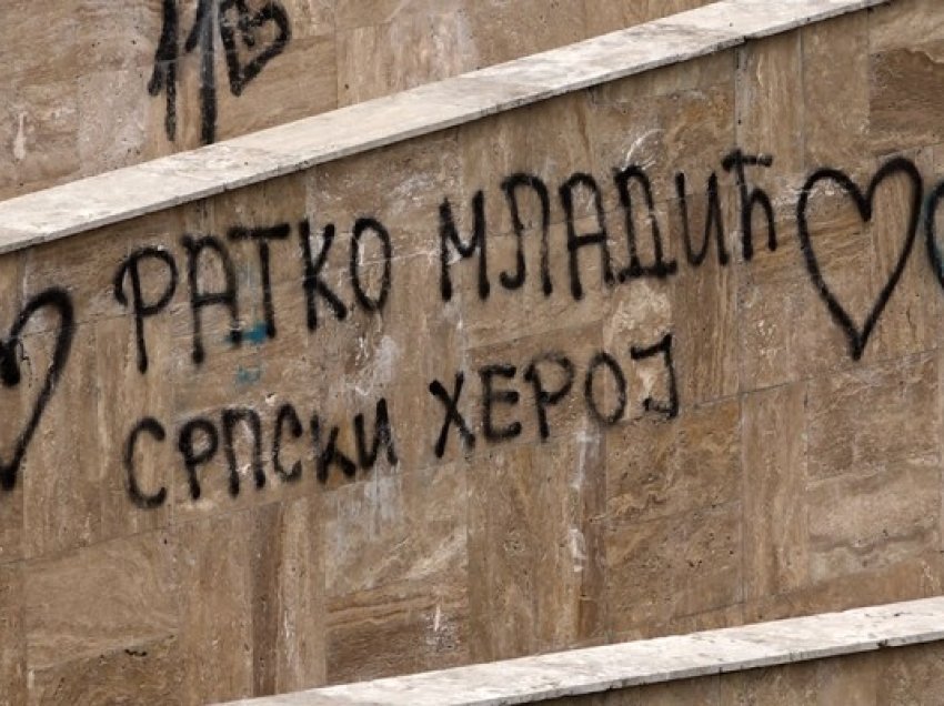 ​Grafitet që provokojnë qytetarët shqiptarë