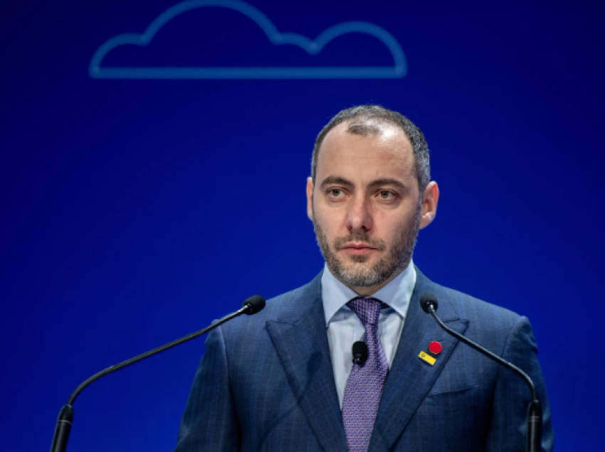 Parlamenti shkarkon ministrin e Infrastrukturës Oleksandr Kubrakov