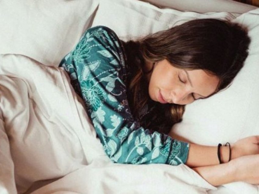 Flini të qetë duke ndjekur këto rregulla para gjumit