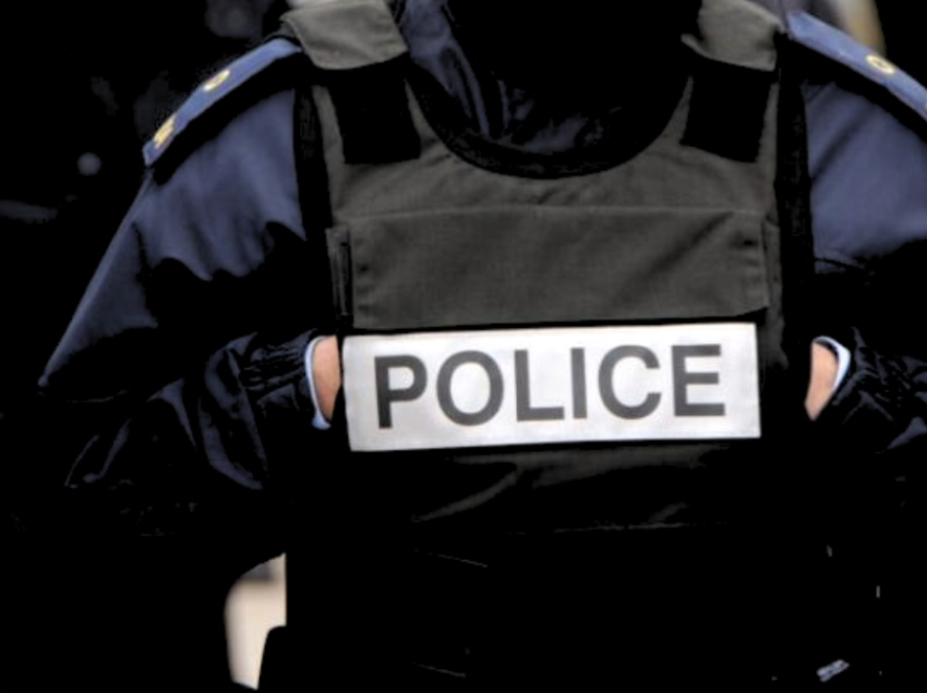 Konkursi për gradimin e policëve – “Të fortët” e Policisë e shpërndajnë testin e grupit A para kohe