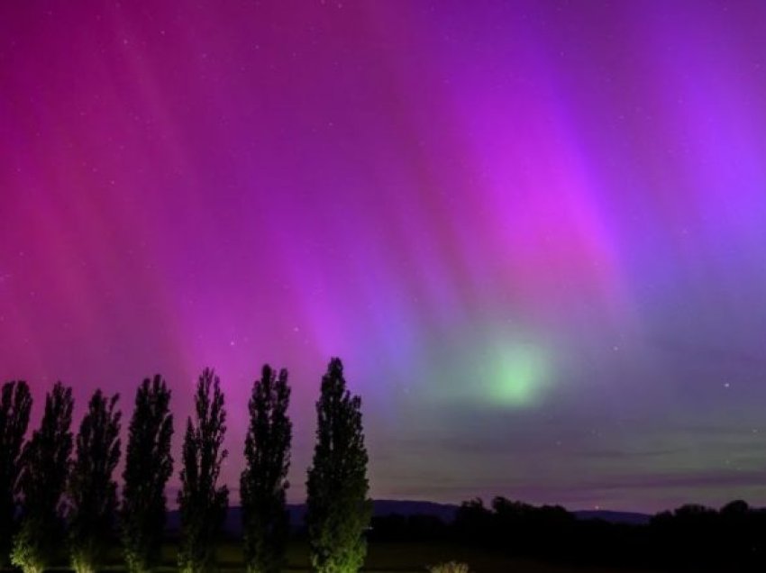 Aurora mahnitëse ndriçoi qiellin e natës në të gjithë Evropën - çfarë thonë shkencëtarët për këtë fenomen të rrallë natyror
