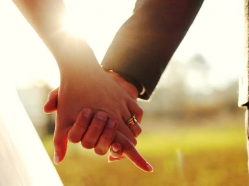 Martesa ju bën person më të mirë? Lexoni ç’thotë shkenca