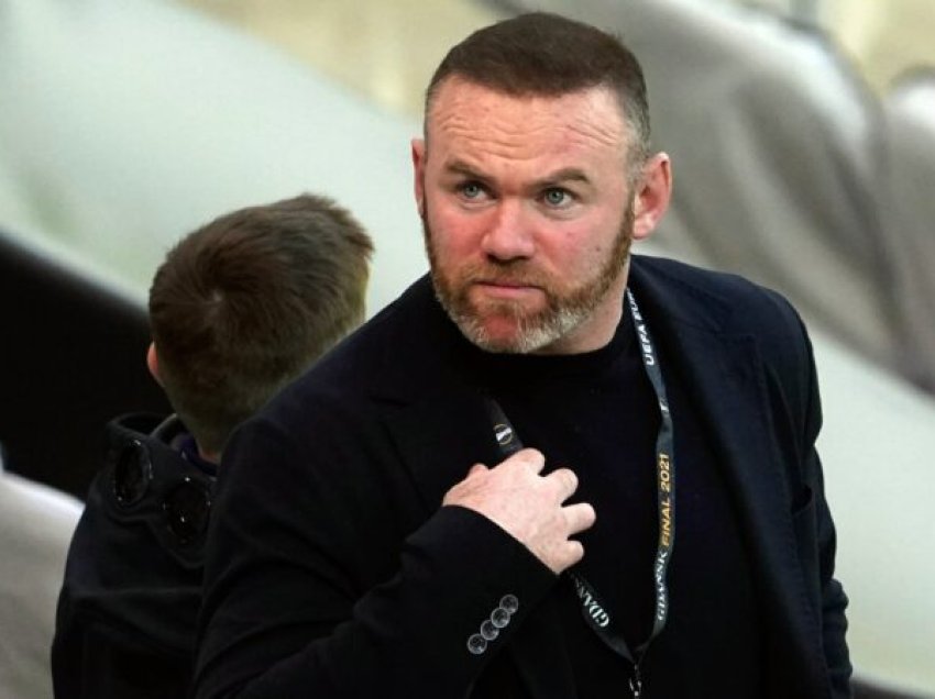 Rooney i ashpër: Disa lojtarë nuk duan të luajnë me United, bëjnë si të dëmtuar