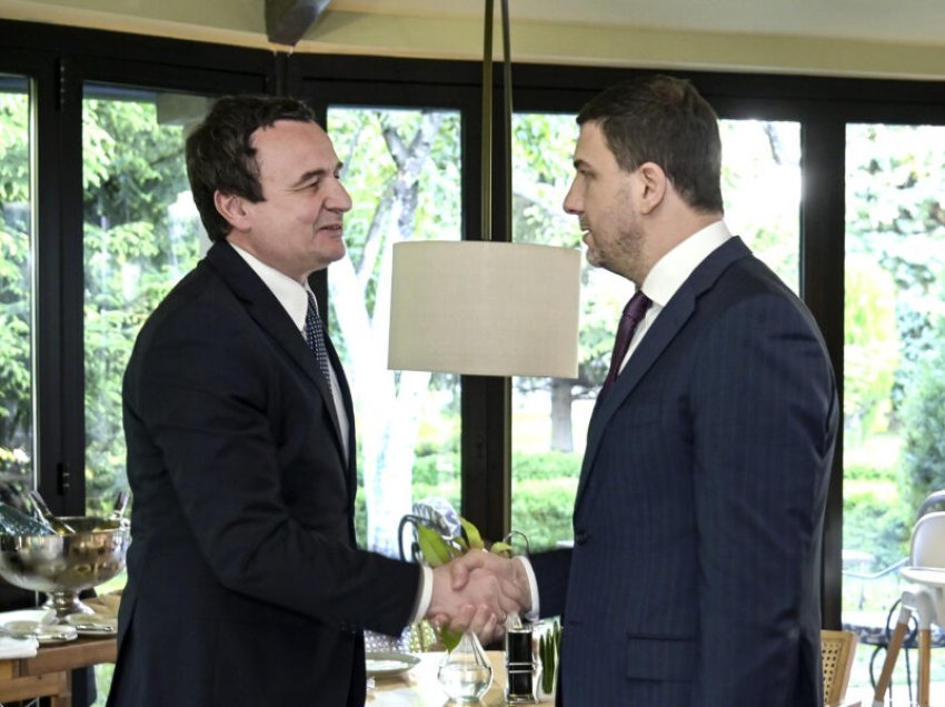 Zyra e kryeministrit publikon pamje nga darka e sotme Kurti-Krasniqi