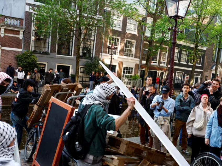 Mbyllet për 2 ditë Universiteti i Amsterdamit pas protestave të dhunshme për Gazën