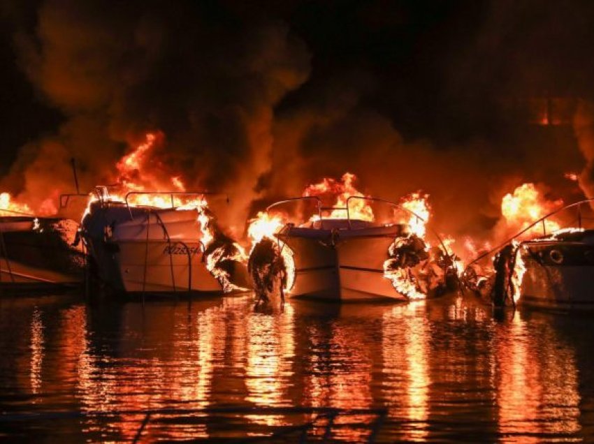 Zjarri përfshiu mbi 20 varka, njerëzit u hodhën në det – detaje dhe pamje të ngjarjes në Kroaci